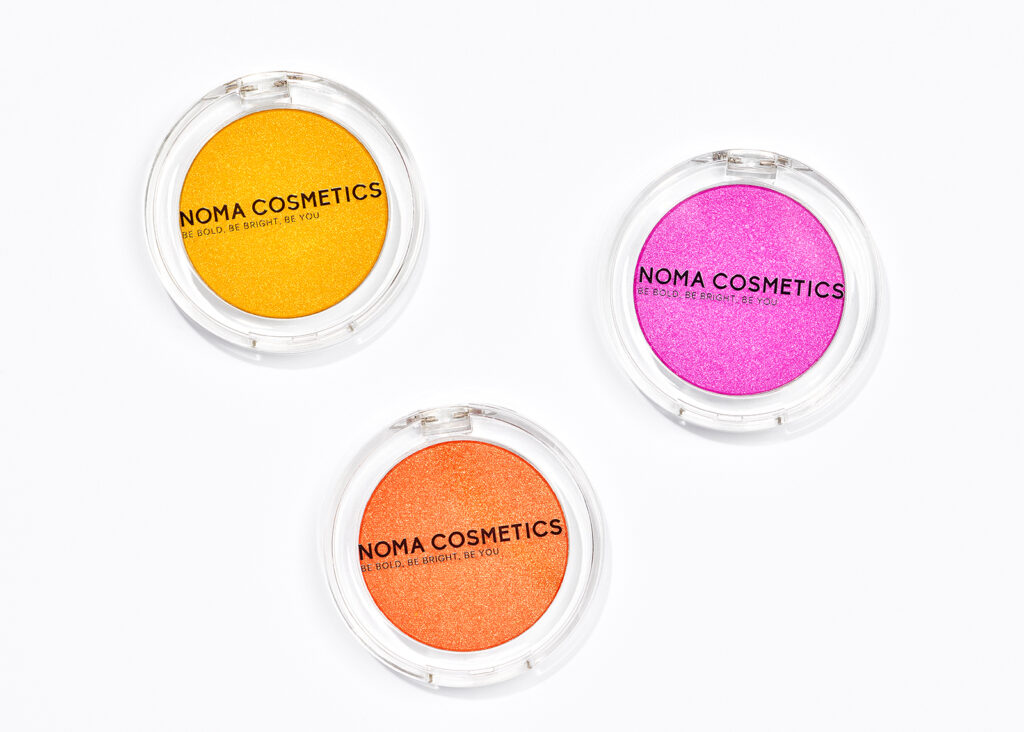 Beauty-Produktfotografie Lidschatten-Set in Pink, Gelb und Orange von NOMA Cosmetics