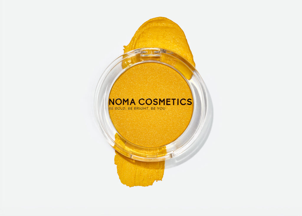 Beauty-Produktfotografie gelber Lidschatten mit Textur und Farbauftrag